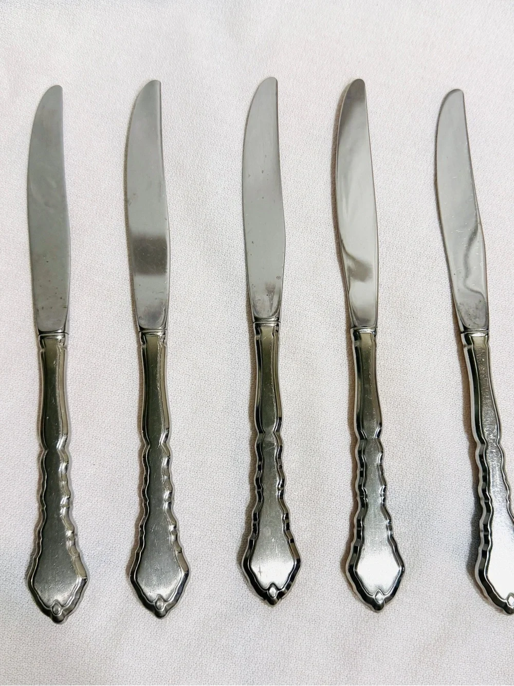 Oneida Community Stainless Satinique Dinner Knife (Set of Five) 9in
